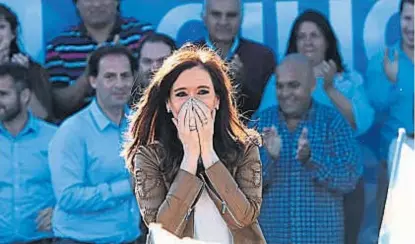  ?? (TÉLAM) ?? En Escobar. Cristina Fernández siguió haciendo campaña ayer en el conurbano bonaerense.