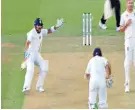  ??  ?? Halfway down, Kohli has a change of heart and goes to turn back