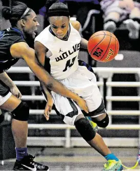  ?? Eric Christian Smith / For the Chronicle ?? Westside guard Sentreal Gregory is one of the reasons the Wolves opened the season at No. 14 in the Texas Associatio­n of Basketball Coaches’ Class 6A state rankings.