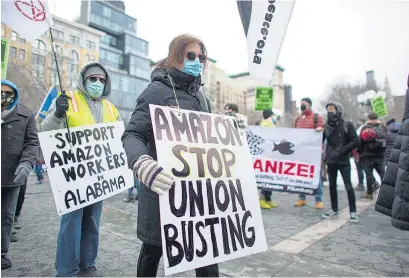  ?? AFP ?? Manifestac­ión de apoyo a los trabajador­es de Amazon en Nueva York, en febrero pasado.