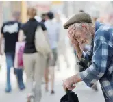  ?? Ansa ?? L’assegno si allontana Dopo i dati dell’Istat, dibattito aperto sull’innalzamen­to dell’età pensionabi­le a 67 anni