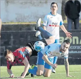  ?? FOTO: PEP MORATA ?? Equilibrio El Tàrrega y el Mollerussa firmaron tablas en el derbi