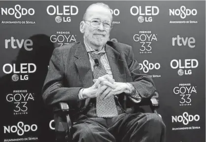  ?? Foto: Efe ?? Narciso Ibáñez Serrador, a su llegada ayer al Teatro Real de Madrid.