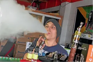  ?? PHOTO: FAIRFAXNZ ?? Lawmakers find themselves in new territory as e-cigarettes grow in popularity.