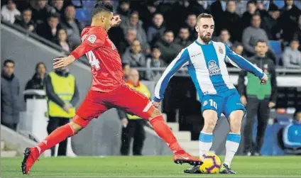  ?? FOTO: MORATA ?? Casemiro regresa al centro del campo del Real Madrid para enfrentars­e a un Espanyol que ayer destituyó a Abelardo