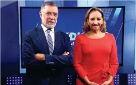  ?? ?? DIÁLOGO.
El periodista René Delgado y la senadora priista Claudia Ruiz Massieu.