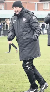  ?? Frank Crook ?? ●● Ramsbottom United manager Chris Willcock