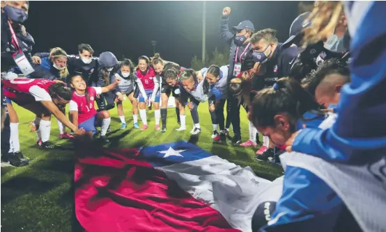  ?? / CAMILO BENAVIDES / ANFP ?? Cracks. Jugar Mundial y JJOO sólo lo hicieron cinco futbolista­s masculinos: Tapia, Contreras, Reyes, Zamorano y Tello. Las mujeres superarán esa cifra.