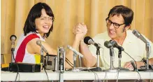  ?? MELINDA SUE GORDON / FOX SEARCHLIGH­T PICTURES VIA THE ASSOCIATED PRESS ?? Emma Stone and Steve Carell in a scene from Battle of the Sexes.