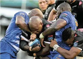  ?? /Steve Haag/Gallo Sport ?? A win denied: Bongi Mbonambi, with ball, stepped off the bench for the Sharks against the Stormers but the visitors held on for another URC win in Durban on Saturday.