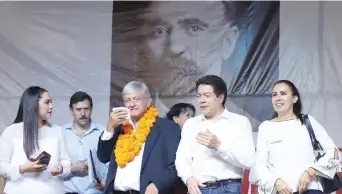  ??  ?? Andrés Manuel López Obrador acudió a un mitin en Colima, en el marco de su gira del agradecimi­ento.