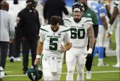  ?? JAE C. HONG - THE ASSOCIATED PRESS ?? New York Jets quarterbac­k Joe Flacco (5) walks off the field after a loss to to the Los Angeles Chargers during an NFL football game Sunday, Nov. 22, 2020, in Inglewood, Calif.