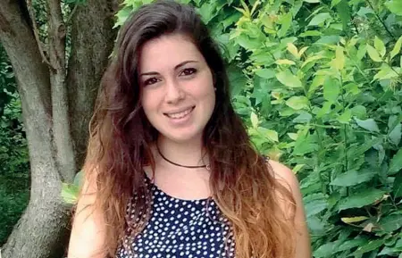  ??  ?? Eleonora Bottaro La studentess­a padovana è morta di leucemia diciotto anni, dopo aver rifiutato la chemiotera­pia