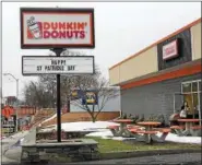  ?? TANIA BARRICKLO — DAILY FREEMAN FILE ?? This Dunkin’ Donuts shop is at 575 Broadway in Midtown Kingston, N.Y.