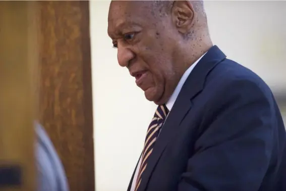  ??  ?? Bill Cosby enters the courtroom (Mark Makela/Getty Images)