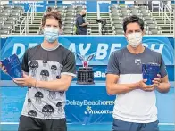  ?? CORTESÍA ?? Premiación. Ariel Behar y Gonzalo Escobar tras ganar su primer ATP 250.