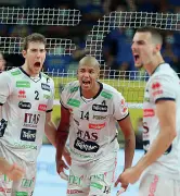  ??  ?? Domani Nimir potrebbe sostituire al palleggio i contagiati Giannelli e Sperotto (foto Trentino volley)