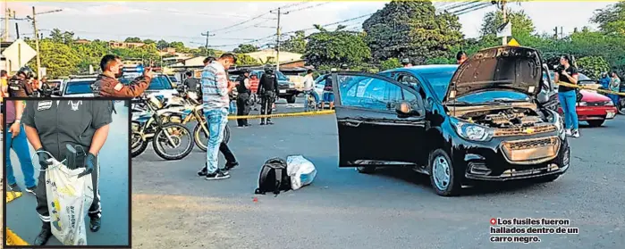  ?? ?? Los fusiles fueron hallados dentro de un carro negro.