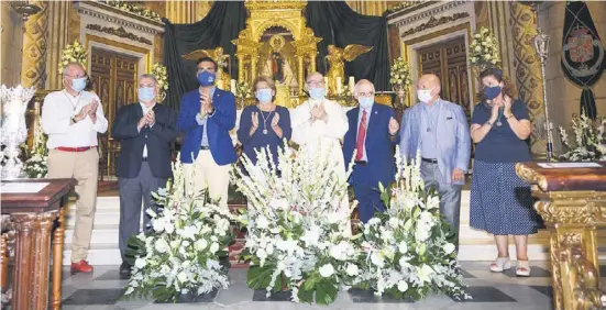  ?? Foto: Rathaus ?? Blumen werden der Schutzpatr­onin die ganze Woche über statt konzentrie­rt an einem Vormittag dargebrach­t.