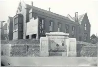  ??  ?? ●●Temporary war memorial, 1921