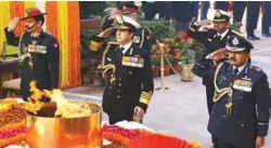  ??  ?? The three service chiefs paying homage at India Gate on the occasion of Army Day