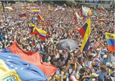  ??  ?? Cientos de opositores al régimen de Nicolás Maduro se manifestar­on ayer en Venezuela, en el marco del Día de la Juventud.