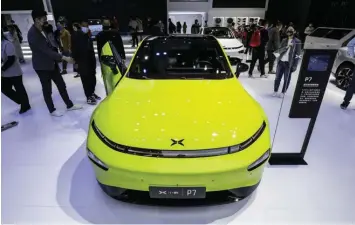  ?? BLOOMBERG ?? Electric-vehicle maker Xpeng is the latest to join a slew of US-traded Chinese firms selling shares in Hong Kong