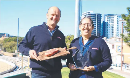  ?? Picture: Contribute­d ?? A CUT ABOVE: David Clark and Amy Brooks from Stockyard with their grand champion branded beef of show from the 2020 Royal Queensland Food and Wine Show.