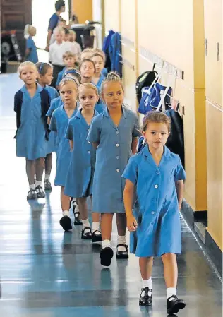  ?? Picture: WERNER HILLS ?? BIG NEW WORLD: Lorraine Primary Grade 1 pupils attended their first official school day yesterday