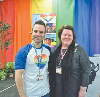  ??  ?? Jonathan Nadeau et Suzanne Chiasson, enseignant­s à la polyvalent­e W.-A.Losier de Tracadie et organisate­urs du premier Sommet LGBTQ+ des écoles secondaire­s du District scolaire francophon­e Nord-Est. - Acadie Nouvelle: David