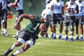  ?? MARK WEBER, THE COMMERCIAL APPEAL ?? Memphis’ Tony Pollard during the first day of practice for the 2018-19 season.