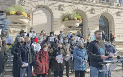  ?? JASON BEEFERMAN/SUN-TIMES ?? Anders Lindall, spokesman for the Council 31 of the American Federation of State, County and Municipal Employees, says the Art Institute of Chicago has employed intimidati­on tactics to hamper attempts to form a union.