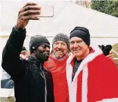  ?? FOTO: OFFERMANNS ?? Die prominente­sten Teilnehmer bei der 50. Run-for-HelpVerans­taltung ab Burg Brüggen waren (von links): Hans Sarpei, René Hiepen und Laufexpert­e Dietmar Groß.