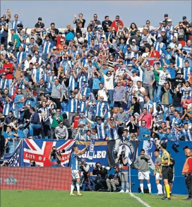  ??  ?? FIELES PEPINEROS. 2500 aficionado­s del Leganés estarán el domingo en el Bernabéu.