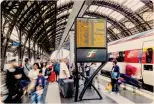  ??  ?? Milano Centrale, Sistemi di Informazio­ne al pubblico –display riepilogat­ivo di banchina