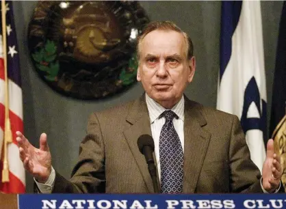  ?? (Jessica Persson/Reuters) ?? FORMER AMBASSADOR to the US Zalman Shoval speaks at an appearance in Washington in 2001.