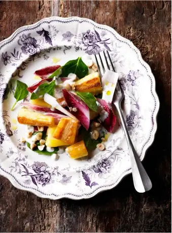  ?? ?? With a tasty mix of textures, this winter salad is surprising­ly filling