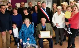  ?? (Photo DR) ?? La cérémonie, à laquelle assistaien­t le maire d’Ollioules et sa première adjointe, a eu lieu en présence des trois filles du couple, Francine, Yvette et Mireille, de leurs petits-enfants et arrière-petits-enfants.