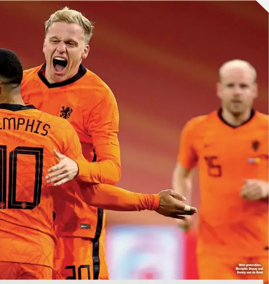  ??  ?? New generation... Memphis Depay and Donny van de Beek