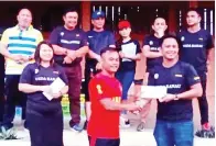  ??  ?? RIDOLEY Gusmia dari pasukan Maau Baru FC dinobatkan pemain berpotensi dan penjaring terbanyak (enam gol).