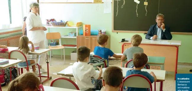  ?? (Sartori) ?? In cattedra L’assessore Bertacco ieri mattina alle scuole primarie Isotta Nogarola di via Dietro Santa Eufemia, in centro