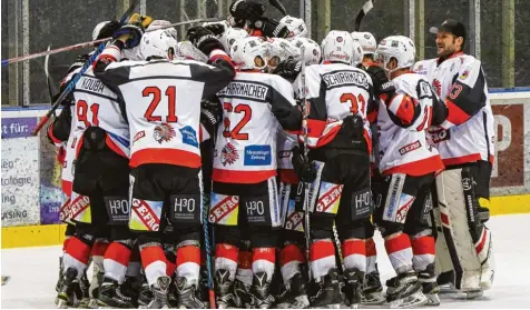  ?? Archivfoto: Roland Schraut ?? Ein Heimerfolg der Maustädter heute Abend würde den 3:0 Sieg in der Serie gegen die Landsberge­r Riverkings und den Aufstieg in die Oberliga bedeuten. Das wäre der bisher größte Triumph in der Vereinshis­torie der Indians.