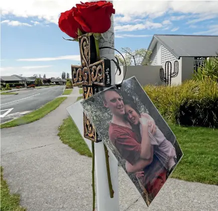  ?? MARTIN DE RUYTER/NELSON MAIL ?? A memorial to Thomas Armit has been set up at the scene of Monday’s fatal crash.