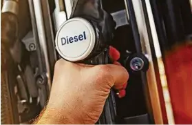  ??  ?? Der Diesel hat als Antrieb noch lange nicht ausgedient. Und er wird ständig Richtung Umweltfreu­ndlichkeit weiterentw­ickelt