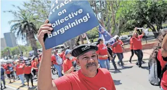  ?? ?? ABOUT 200 Public Servants Associatio­n (PSA) members marched through the streets of Cape Town yesterday as government employees embarked on protest action to disrupt public services. The PSA, demanding a 6.5% wage increase, said it would embark on a ‘full-blown strike’ yesterday in the public service after wage talks at the Public Service Coordinati­ng Bargaining Council reached a deadlock. | ARMAND HOUGH African News Agency (ANA)