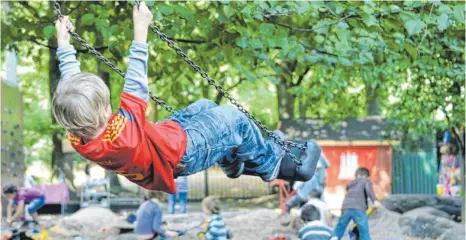  ?? FOTO: DANIEL BOCKWOLDT/DPA ?? Symbolbild: Die Beiträge für die Kindergärt­en in Mengen werden nicht erhöht.