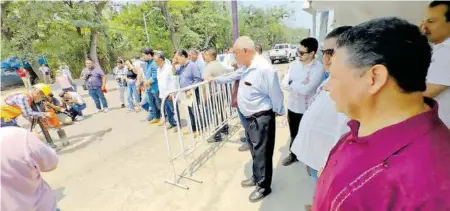  ?? RUBÉN JUÁREZ / EL SOL DE HIDALGO ?? El gobernador del estado, Julio Menchaca Salazar, señaló que agotarán el diálogo entre los pobladores