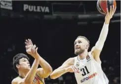  ?? //EFE ?? Dzanan Musa, en una acción del partido ante el Valencia