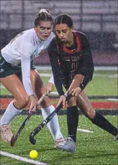  ?? Emily Matthews/Post-Gazette ?? Fox Chapel’s Aly Solomon, right, is a part of a strong senior class that has the Foxes thinking championsh­ip this season.