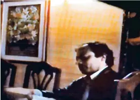  ?? CAPTURA DE PANTALLA ?? El senador Gustavo Petro durante su conversaci­ón en el video.